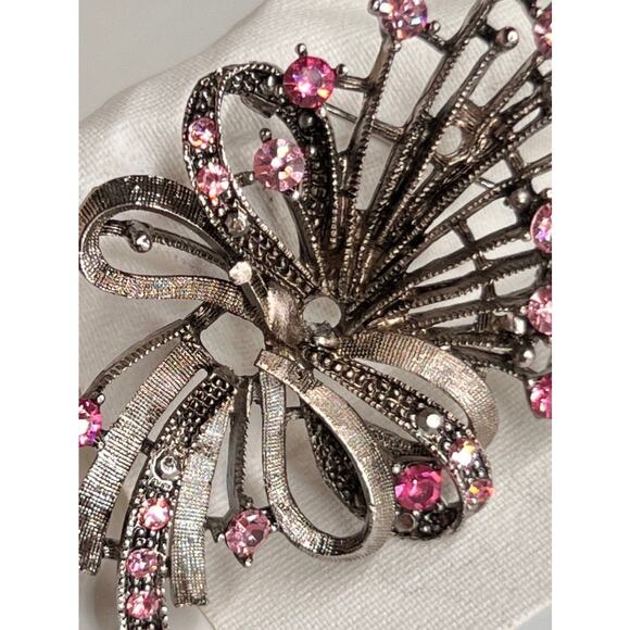 VINTAGE MCM Pink and Silver tone Rhinestone Glamour Floral Bouquet Brooch - Picture 3 of 12